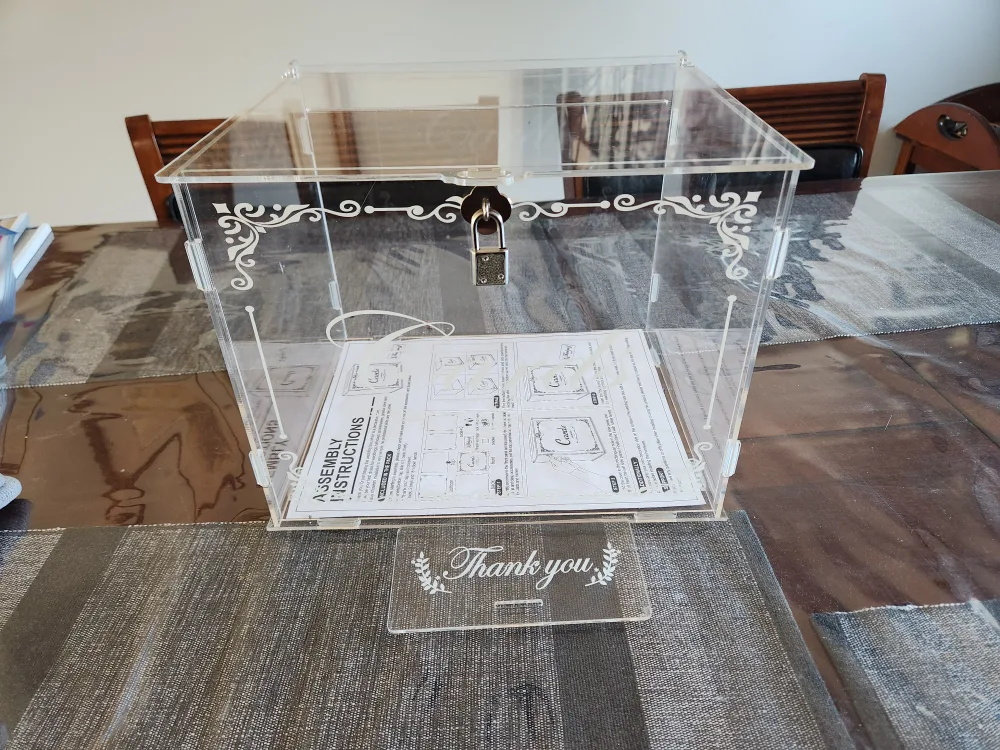 Acrylic Wedding Card Box with Lock image indicator(2)