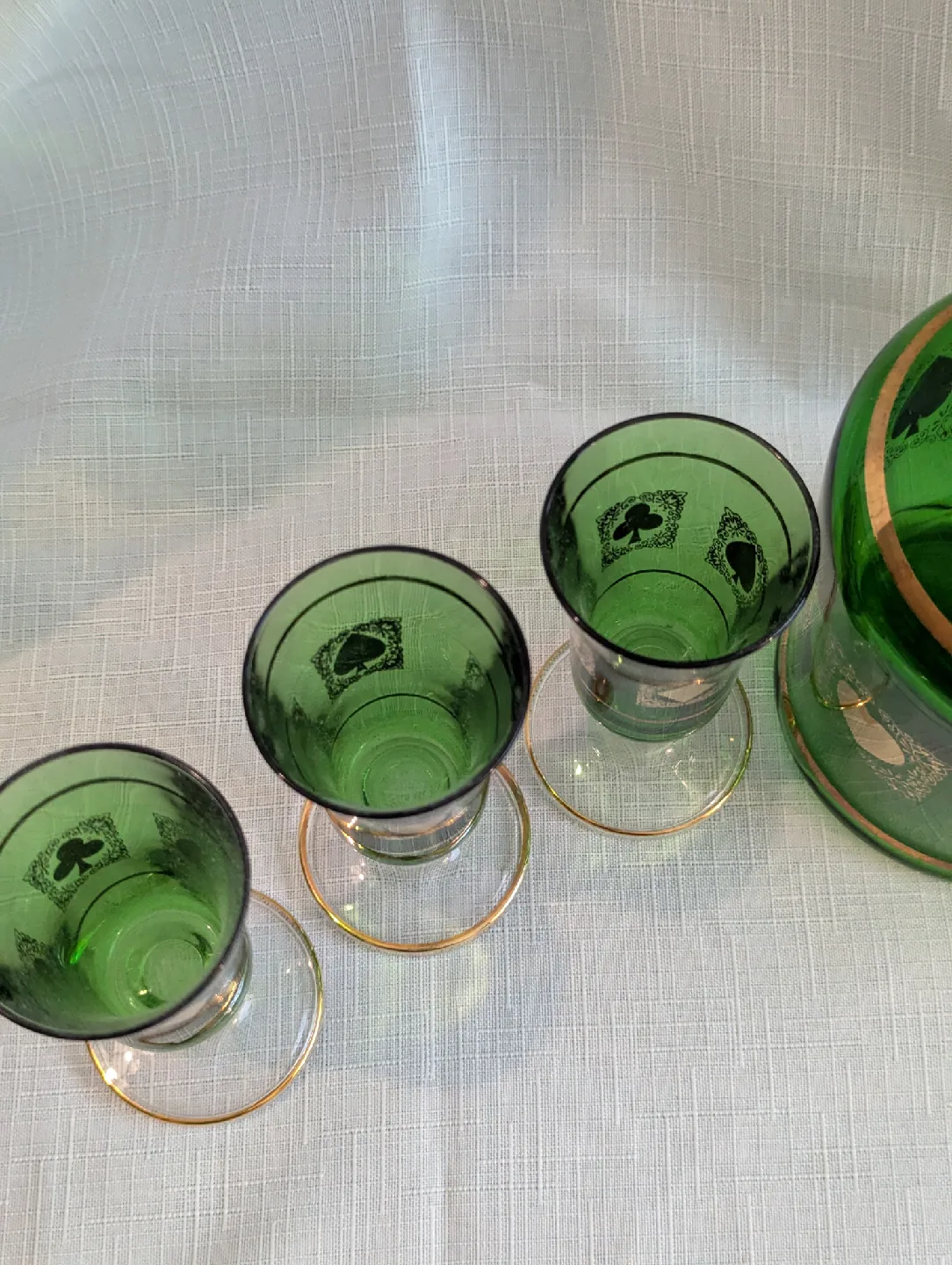 Green Glass Decanter Set with Card Suit Design 🥕 image indicator(8)
