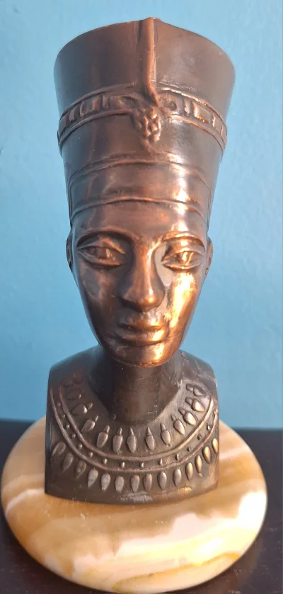 Vintage Nefertiti Bust Statue thumbnail
