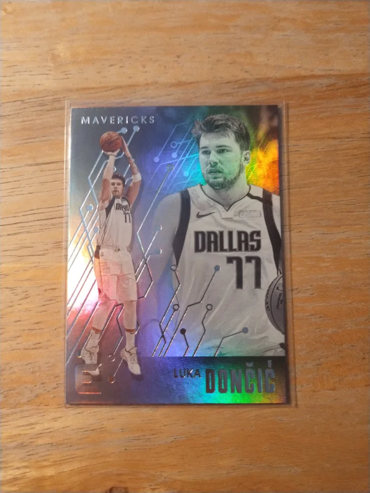 Luka Dončić Basketball Cards - Dallas Mavericks thumbnail