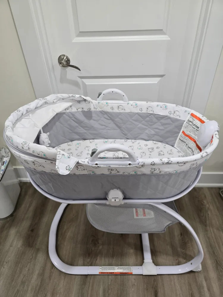 Delta Children Moses Bassinet image indicator(6)