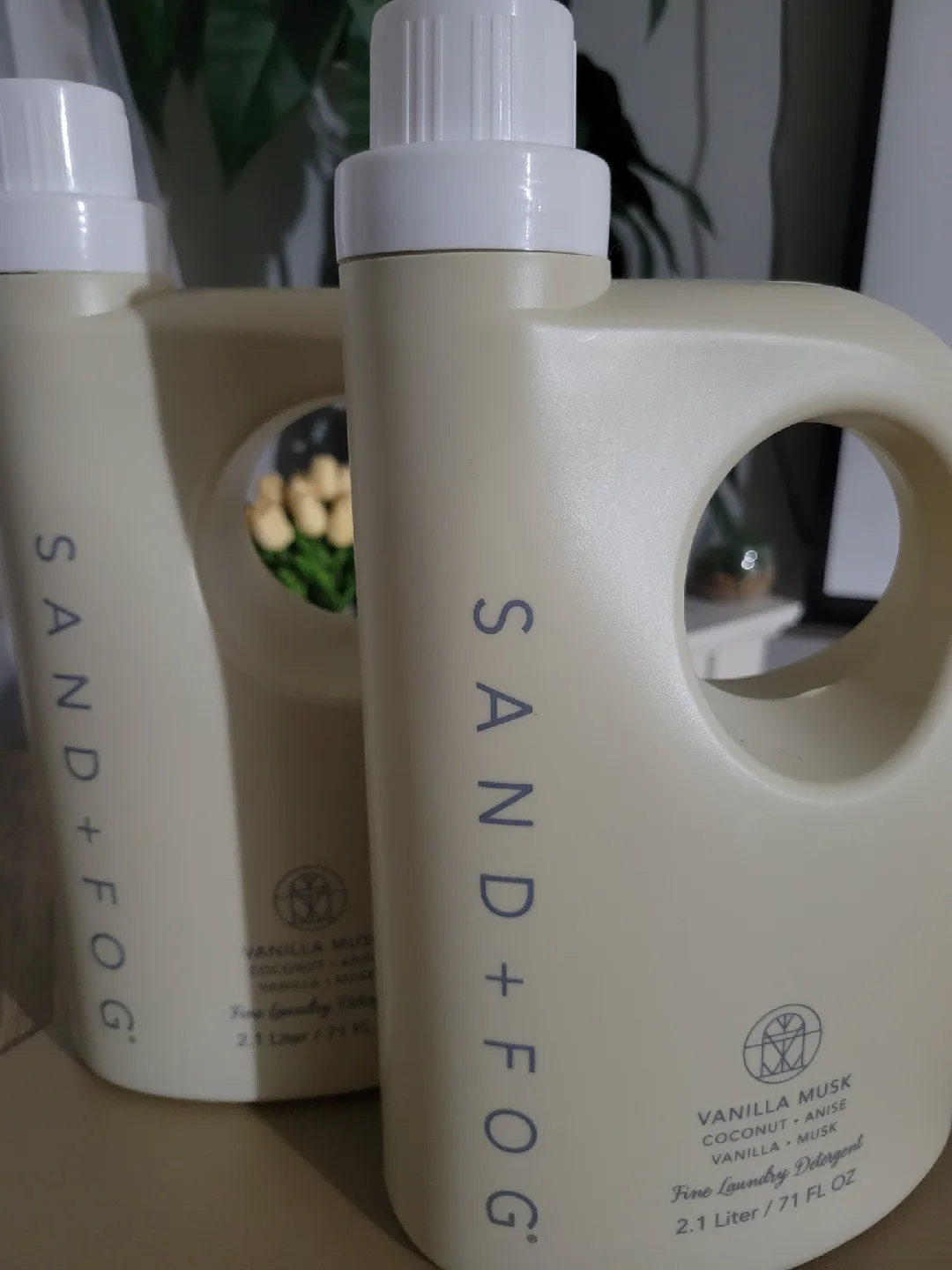 SAND+FOG Vanilla Musk Laundry Detergent (2.1 Liter) thumbnail