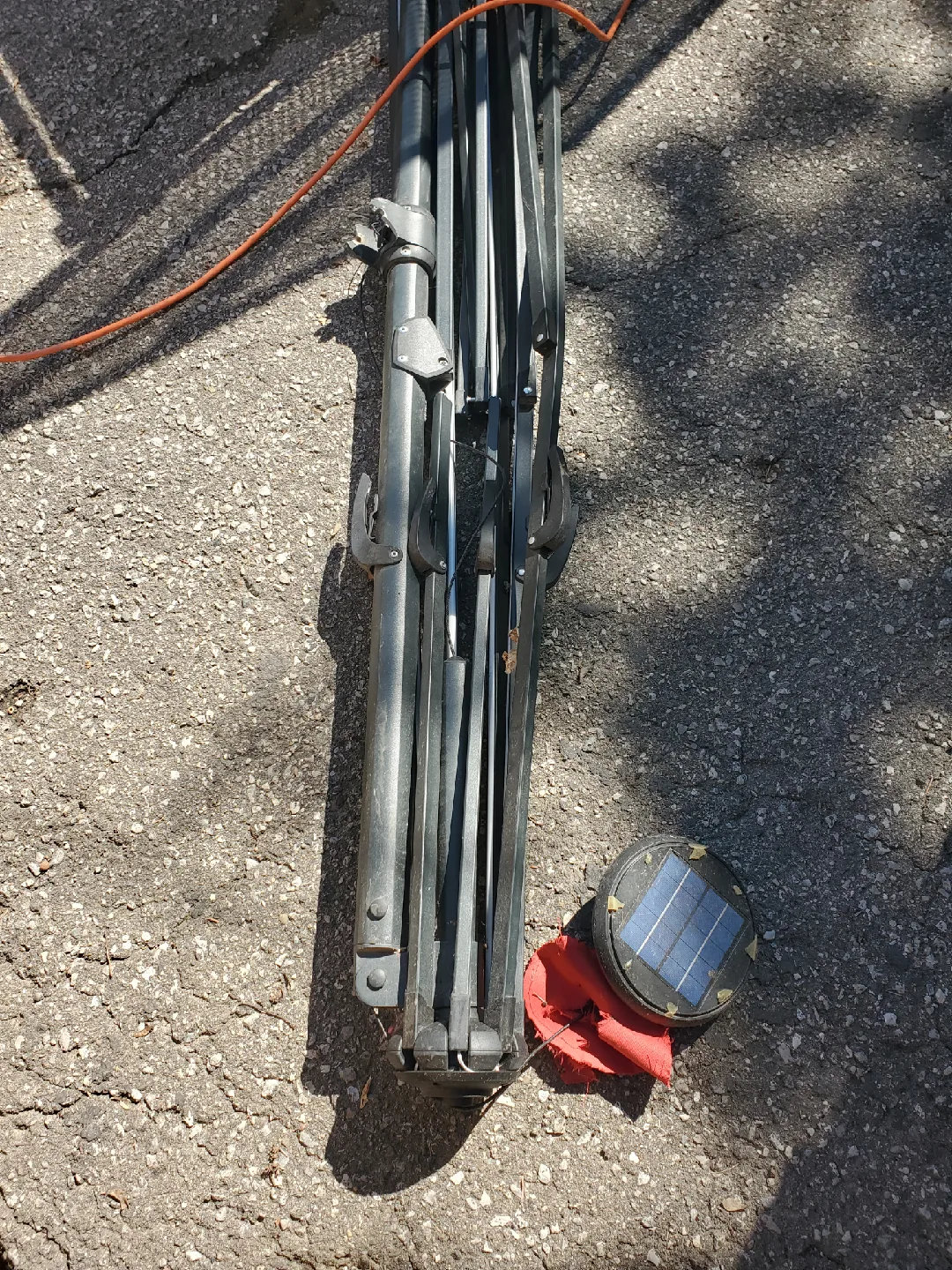 Free scrap metal. image indicator(4)