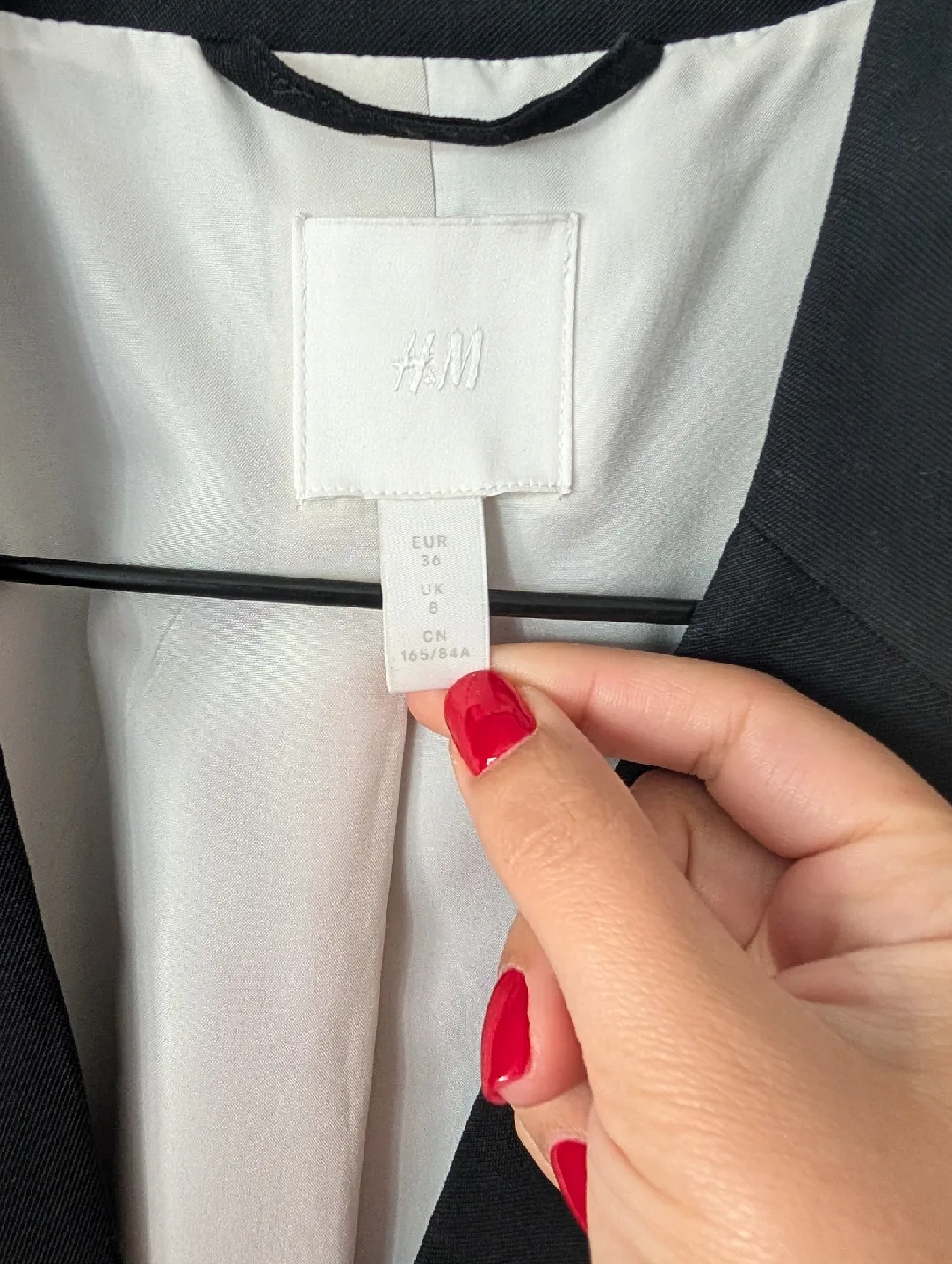 H&M Black Blazer - Size 6 image indicator(2)