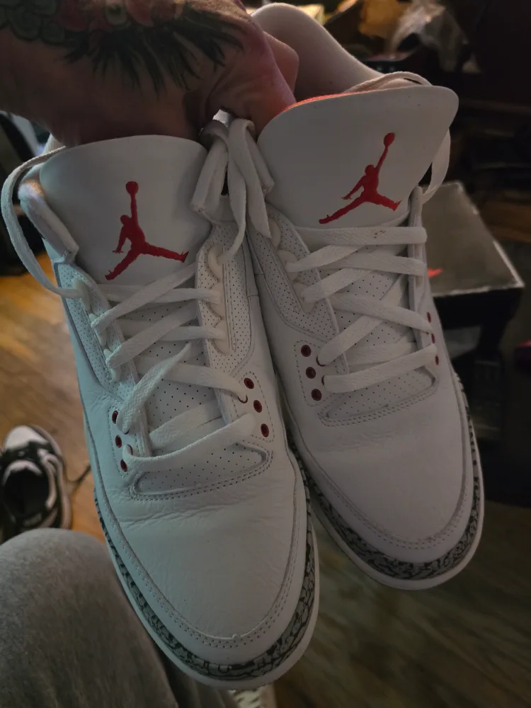 Nike Air Jordan 3 Retro White Cement image indicator(5)