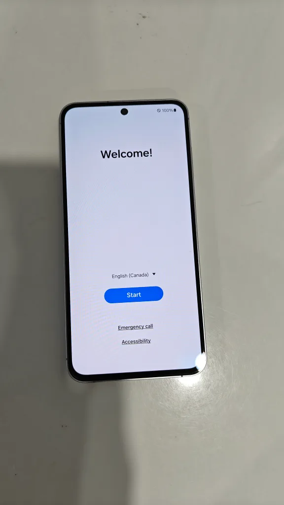 Samsung Galaxy S24 SE Blue + 2 Cases & Screen Protector