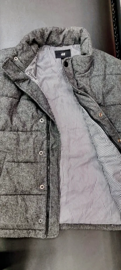 H&M Grey Puffer Vest thumbnail