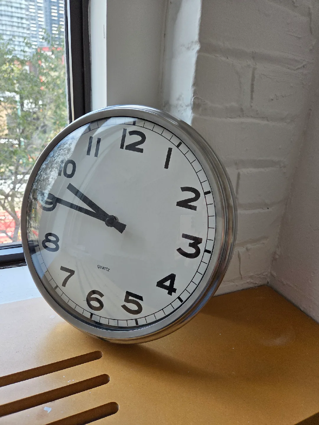 Silver Round Wall Clock thumbnail