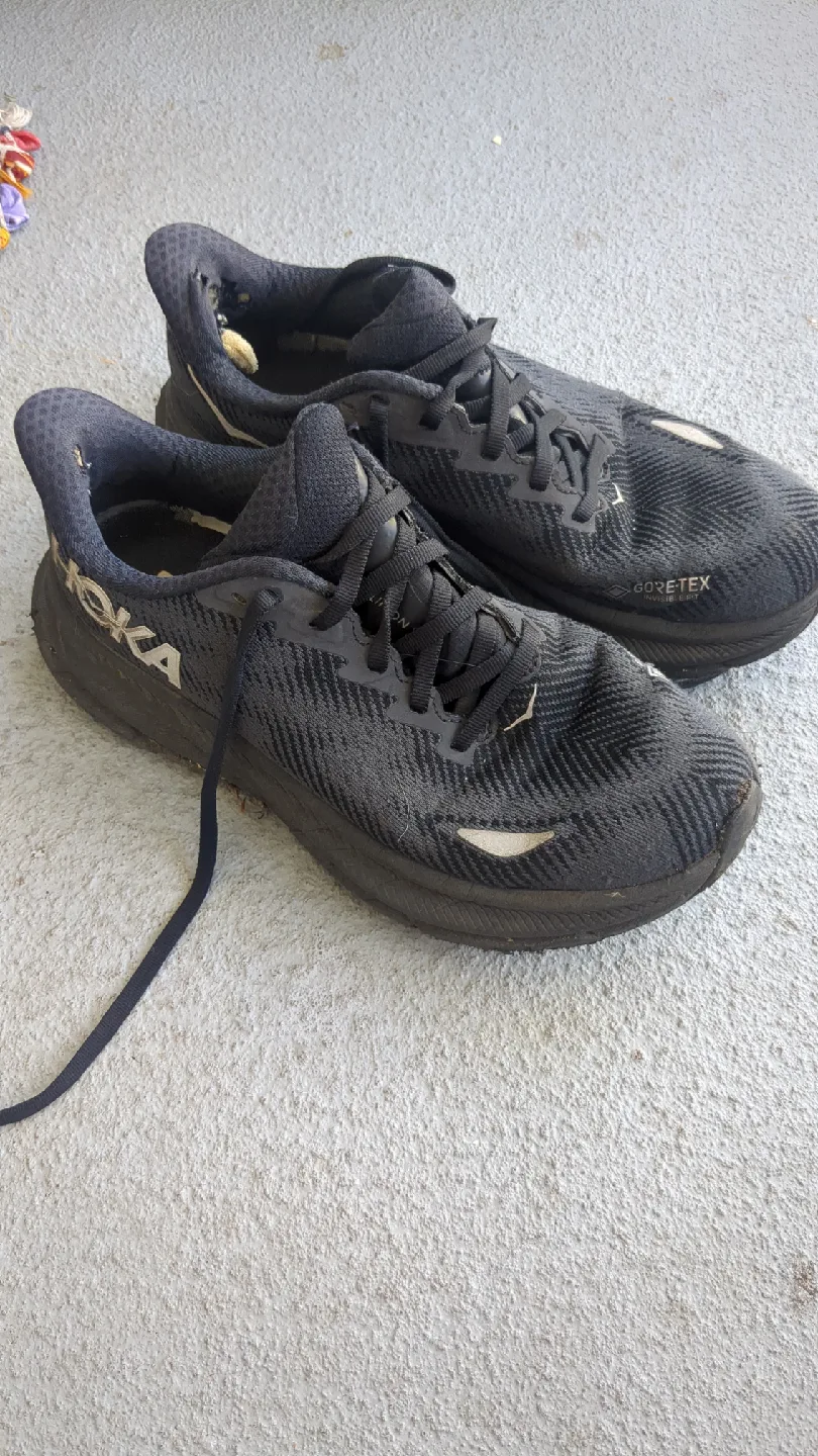 Hoka Clifton 9 Running Shoes 6.5 thumbnail