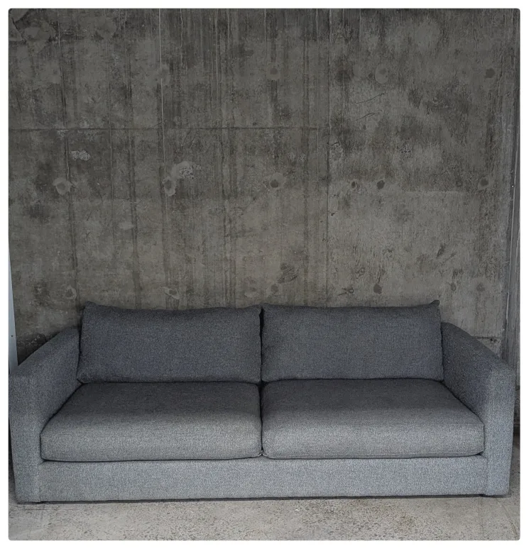 URBAN BARN COUCH image indicator(9)
