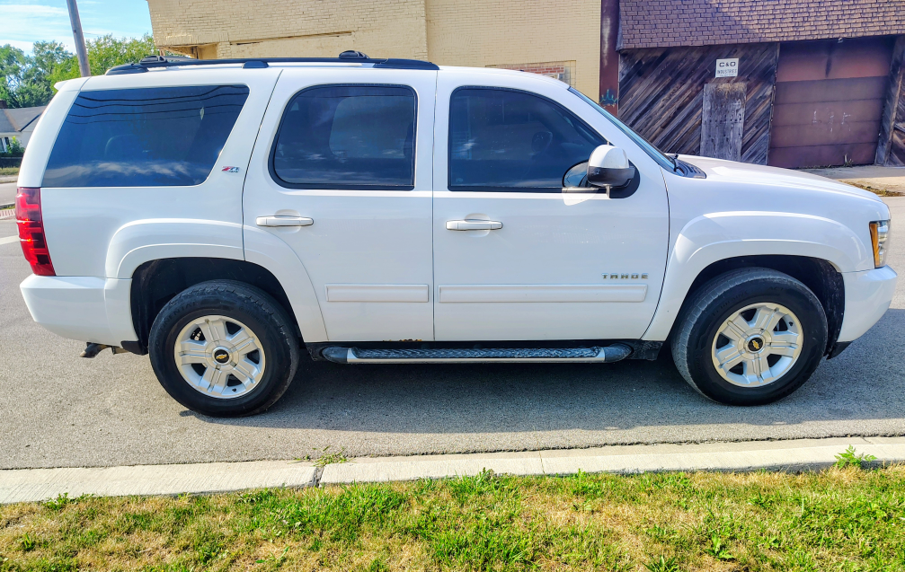 2011 Chevy Tahoe LT - photo 5