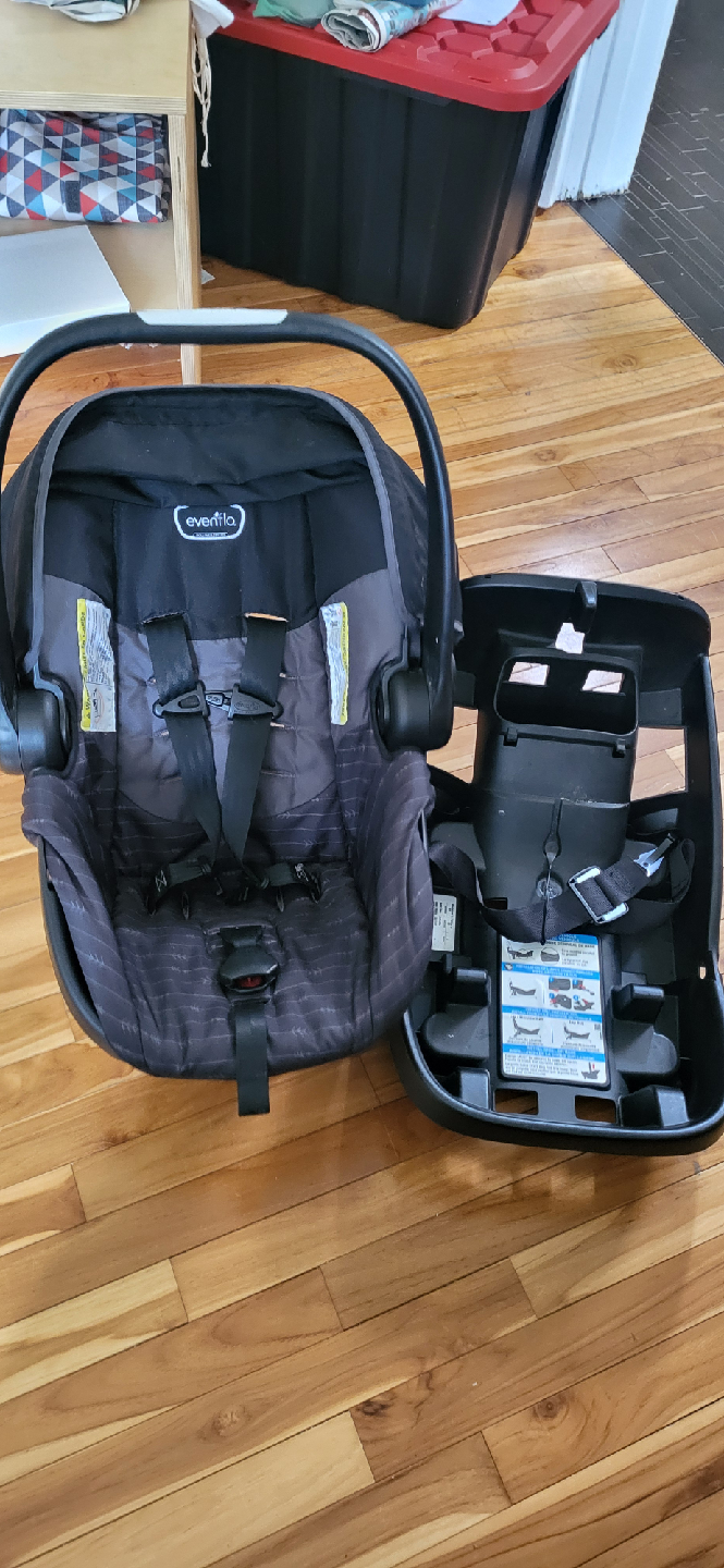 Evenflo Infant Car Seat with Base