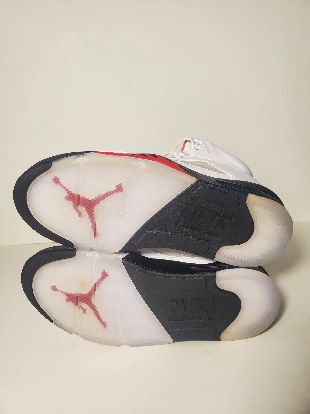 Jordan 5 Retro Fire Red Silver Tongue W/Box DA1911-102 Sz 10 image indicator(3)