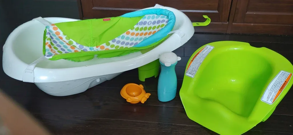 Fisher-Price Baby Bathtub with Sling image indicator(6)
