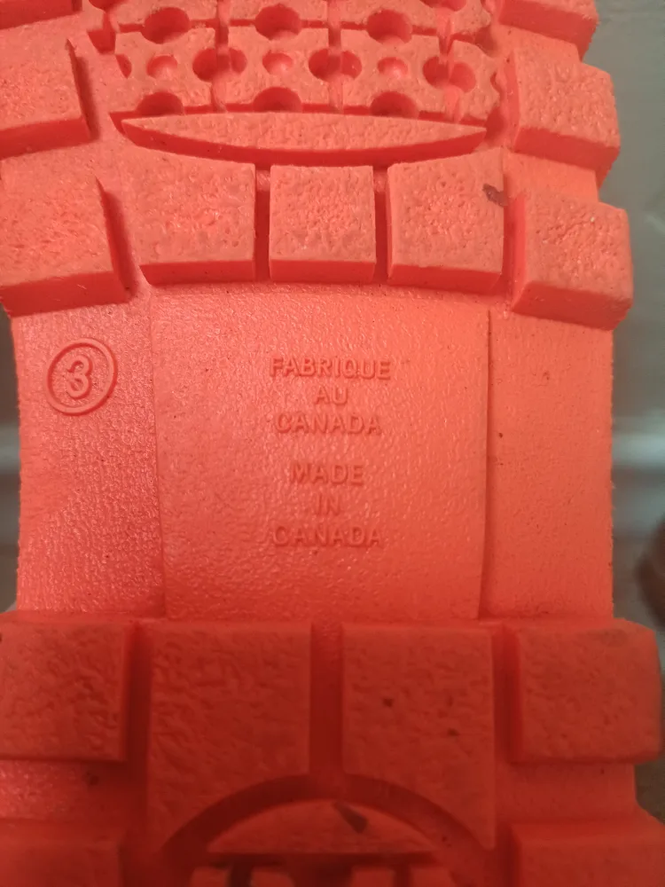 FREE Kids' Rain Boots - Size 3 🥕 image indicator(3)