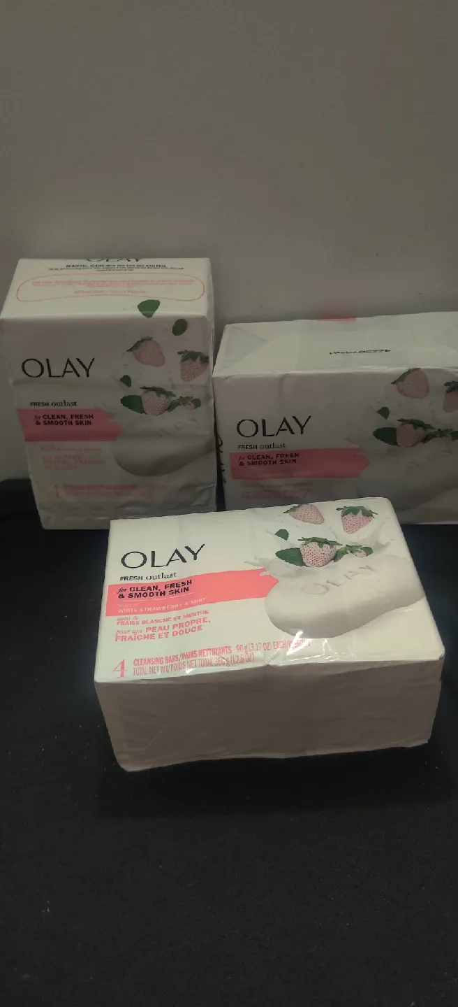 New Olay Fresh Outlast white strawberry and mint thumbnail