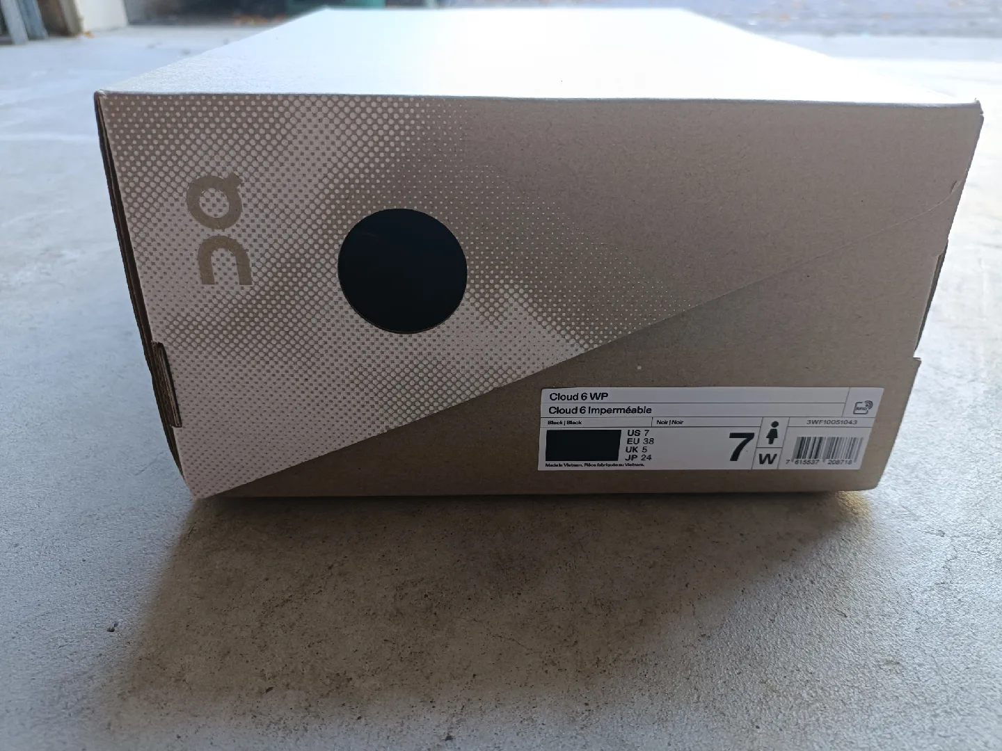 On Cloud Running Shoes - Women's Size 7 image indicator(5)