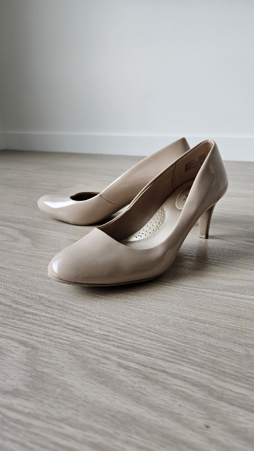 Comfort Plus Beige Heels Size 9.5 - photo 2