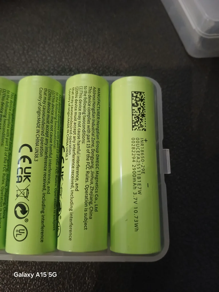 18650 Li-ion Batteries and Chargers image indicator(4)