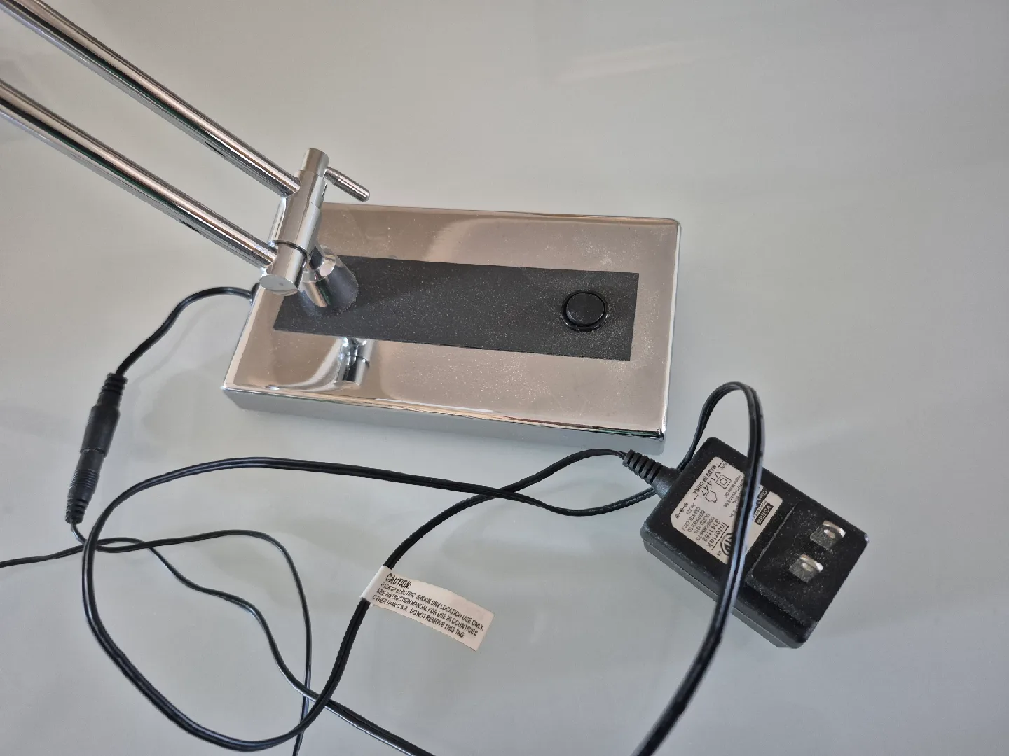 Adjustable Silver Desk Lamp image indicator(2)