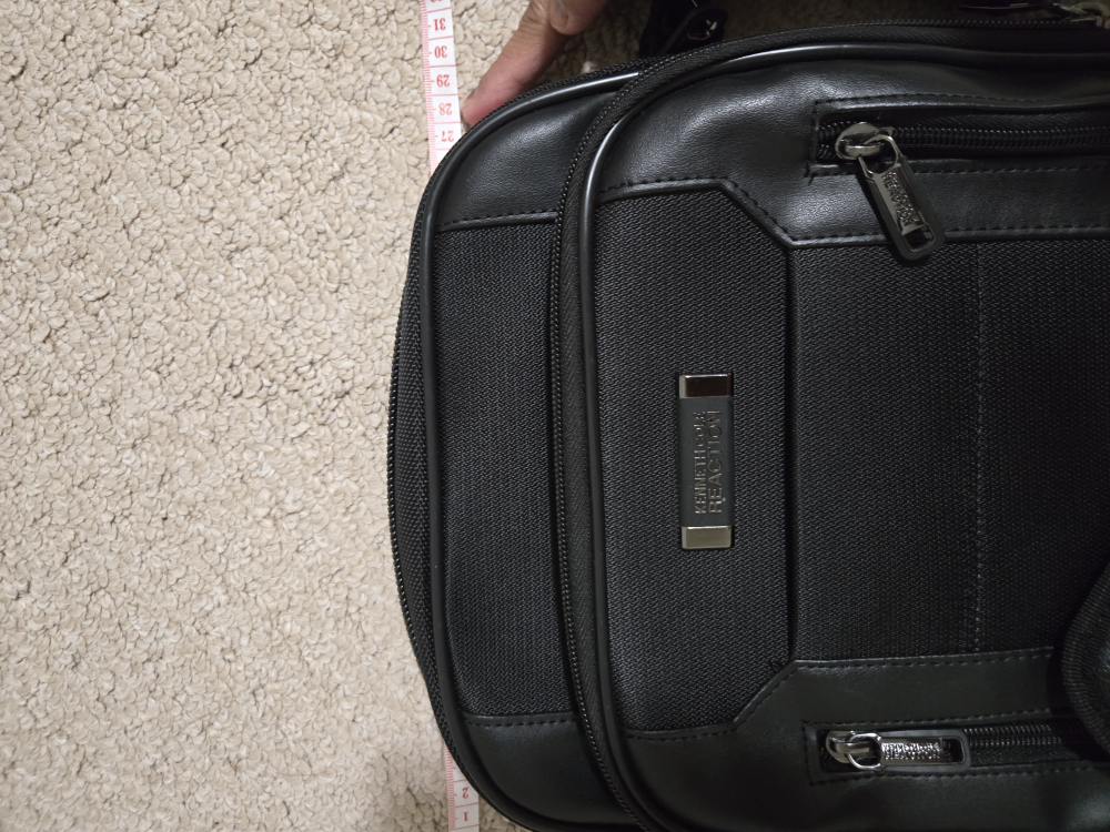 Kenneth Cole Reaction Black Messenger Bag - photo 2