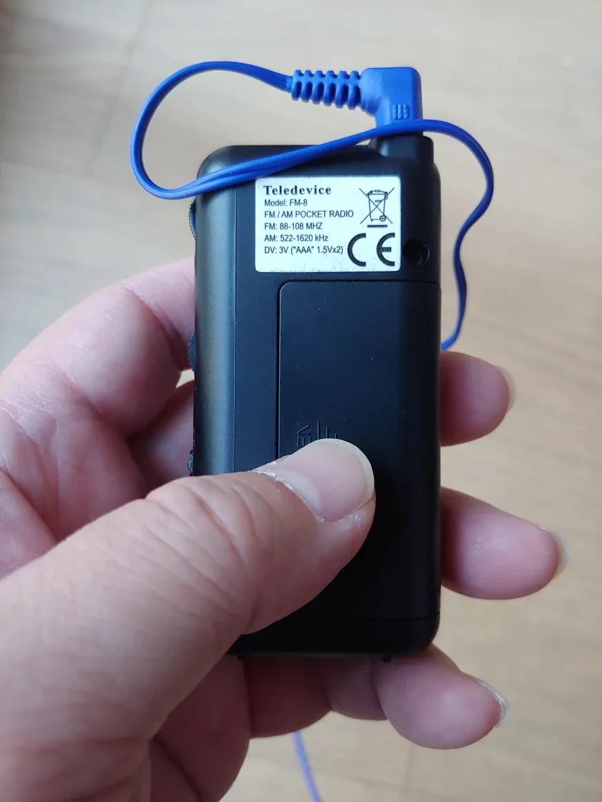 Radio with earphone, FM AM Radio image indicator(3)