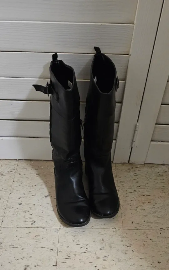Black Knee-High Boots  size 2 image indicator(6)