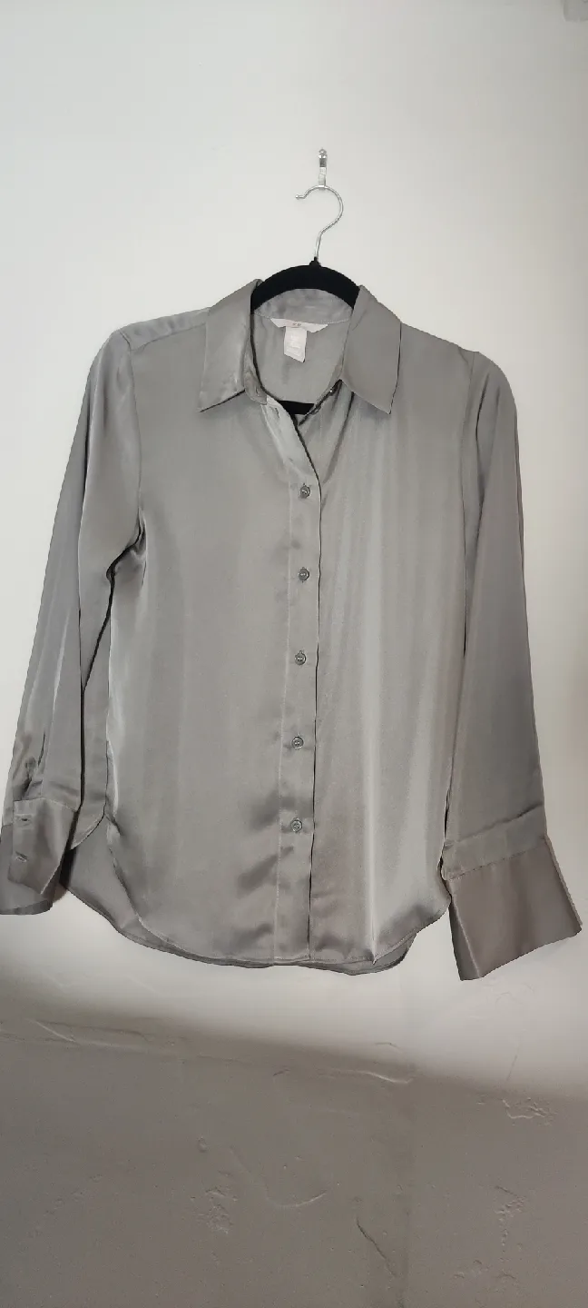 H&M Button Down Shirt - Size XS thumbnail