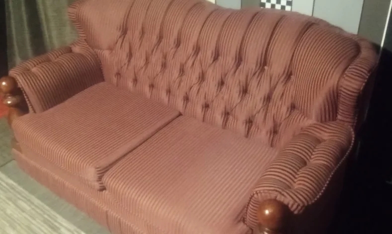Vintage Style Loveseat - Burgundy thumbnail