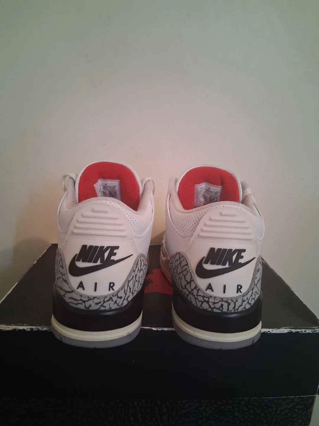 Jordan 3 Retro white cement Size 11 image indicator(2)