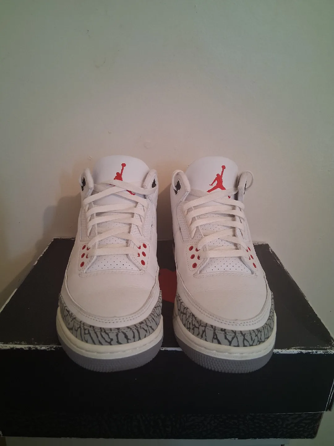 Jordan 3 Retro white cement Size 11 image indicator(4)