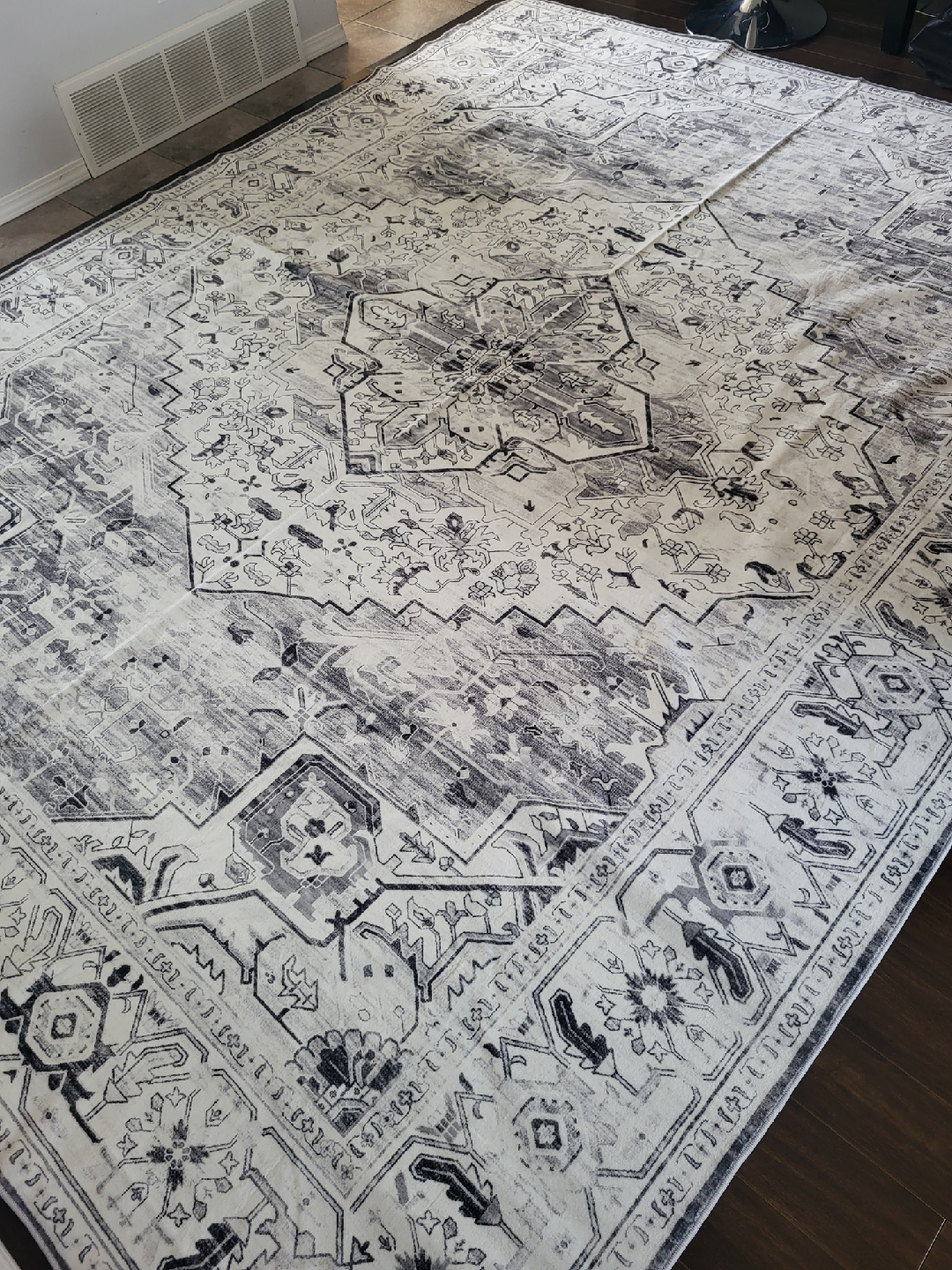 8ft X 10ft Area rug (Brand new) - photo 4