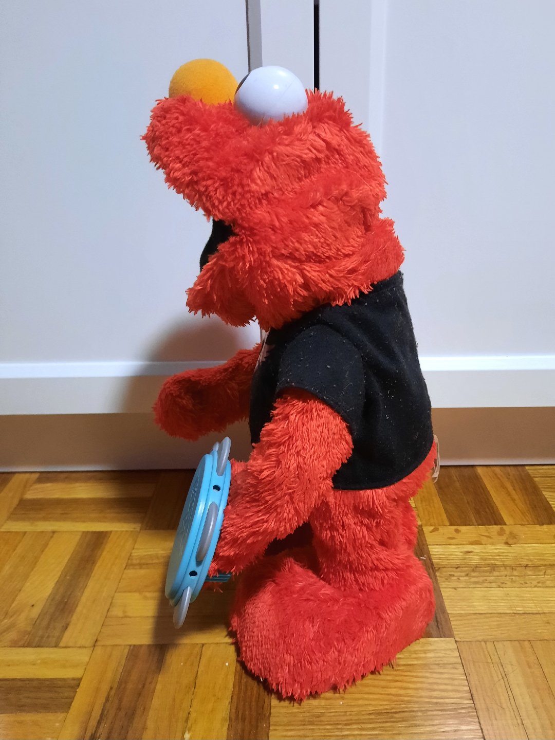 Interactive Sesame Street Let's Rock Elmo Toy - photo 4