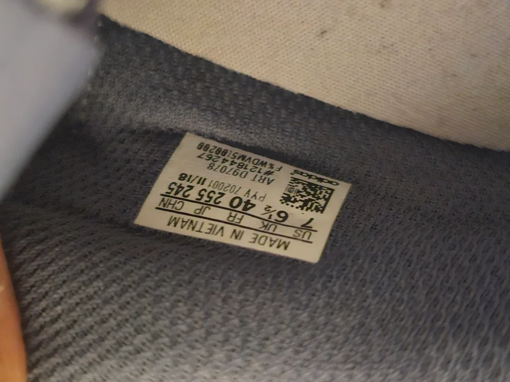 Adidas Women's Shoes US 7 image indicator(2)