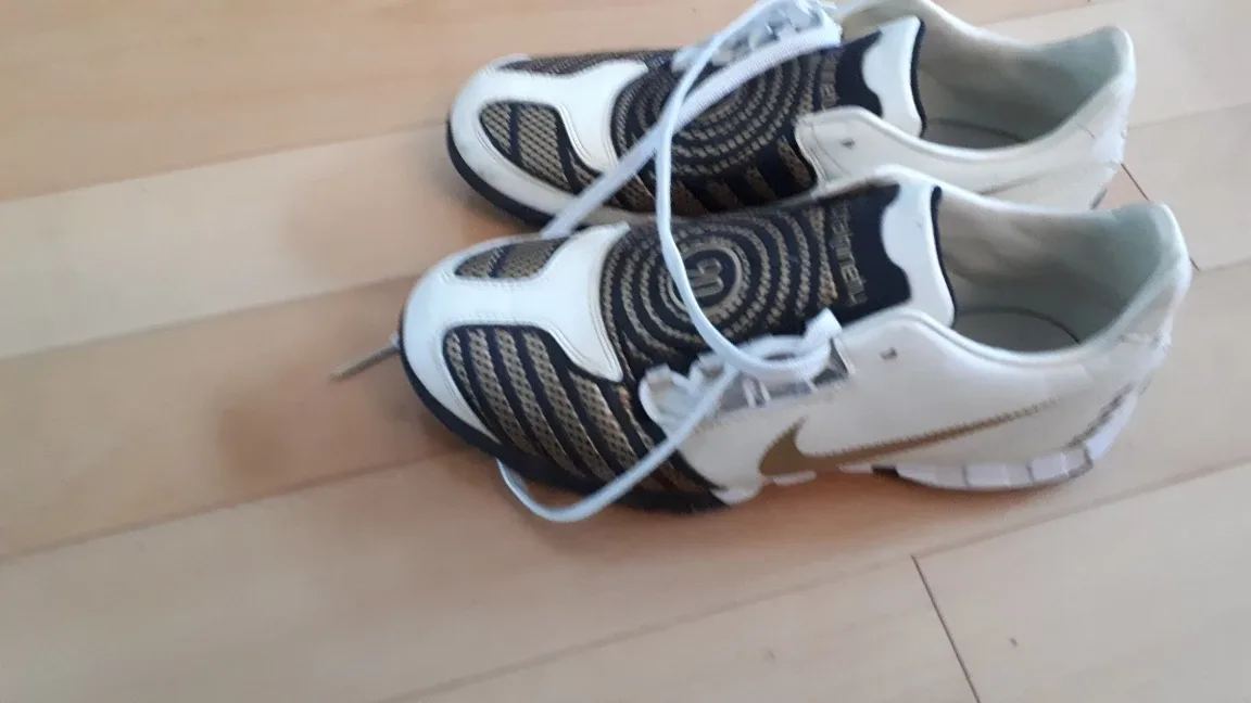 Nike Total 90 Football Shoes image indicator(2)