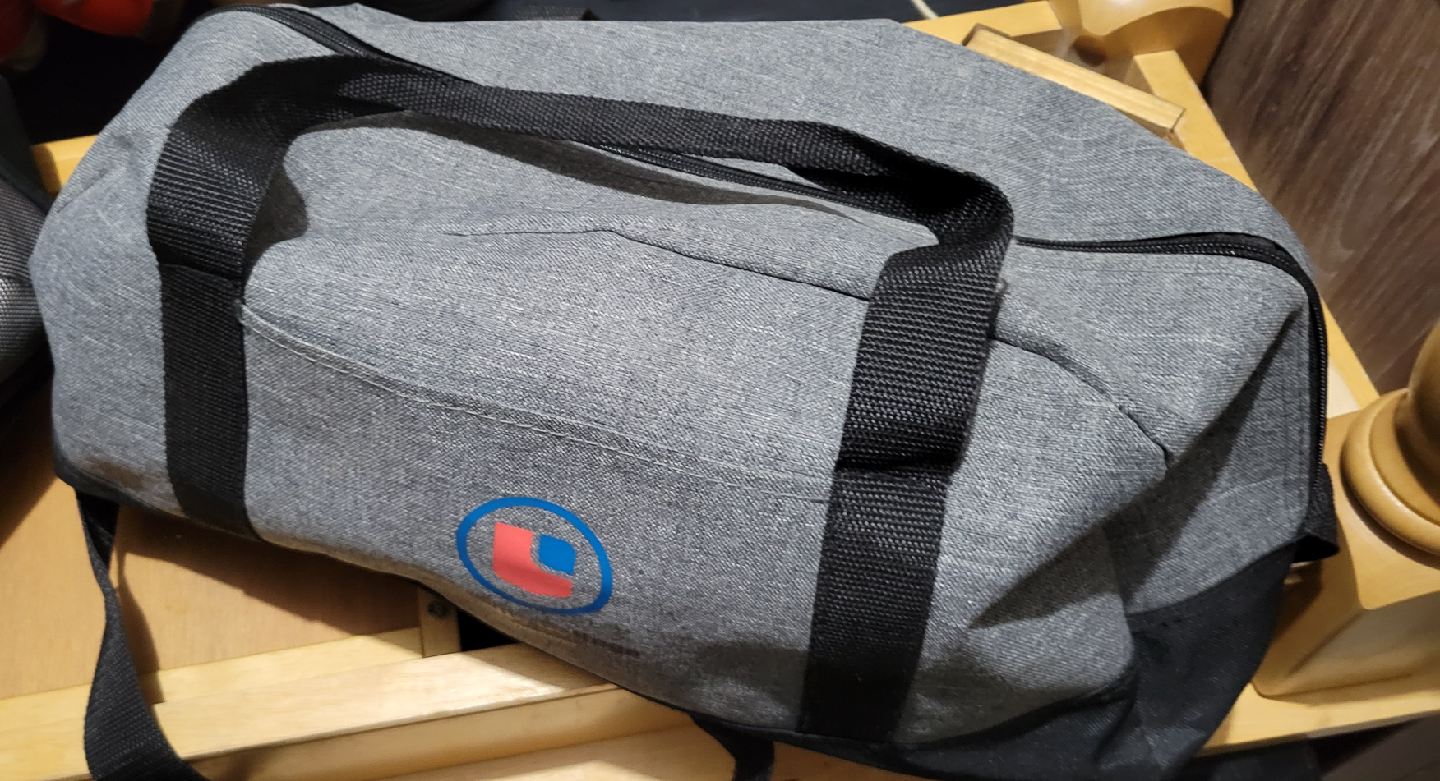 Tracker Black Duffle Bag & Grey Toiletry Bag - photo 2