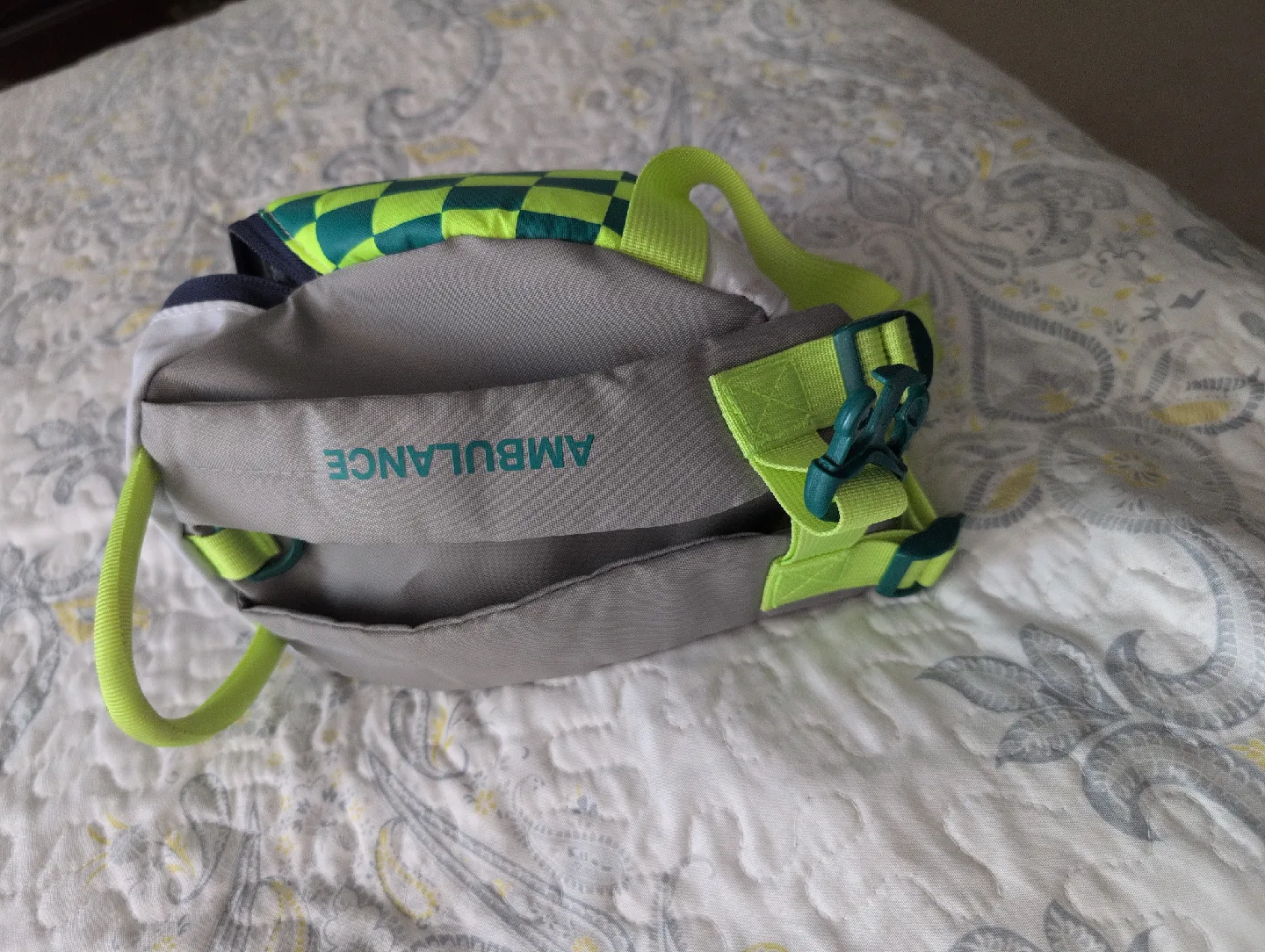 LittleLife Ambulance Backpack for Toddlers image indicator(4)