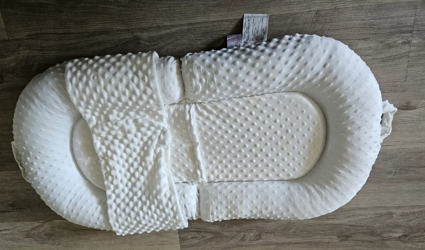 Snuggle Me  Lounger - White