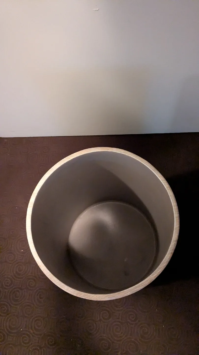 DKNY Ceramic Waste Basket image indicator(2)