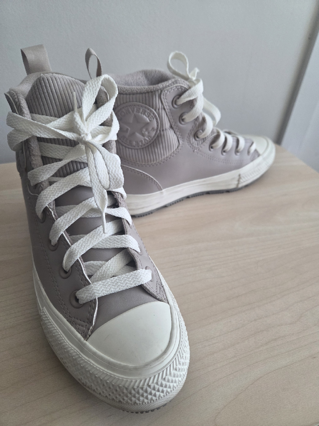 Converse All Star High Top Shoes - Size 7 - photo 2