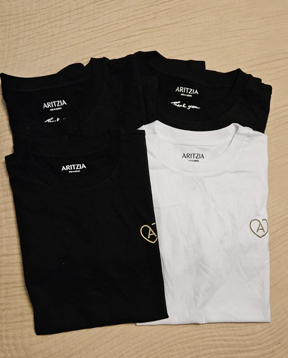 Aritzia T-Shirts - Black & White XL L,M,XS thumbnail