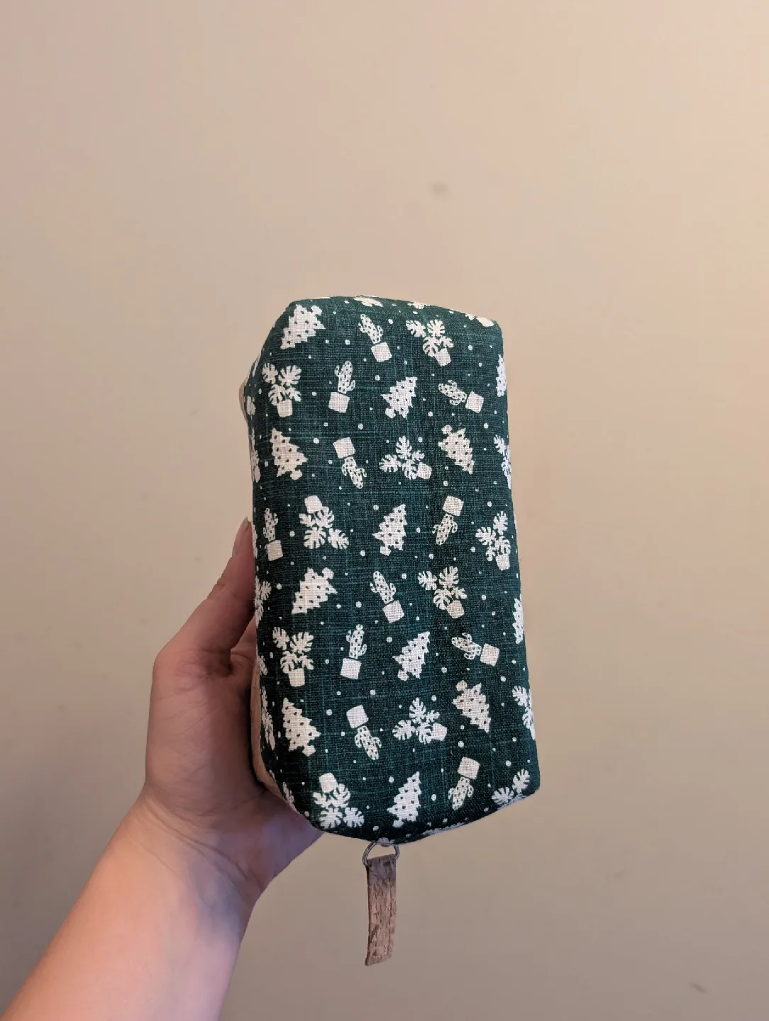 The Body Shop Cosmetic Bag image indicator(3)