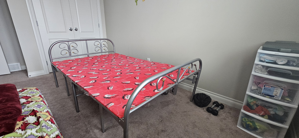 Folding Bed - Silver Frame, Red Mattress - photo 2