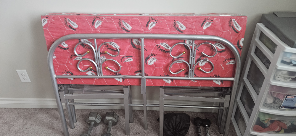 Folding Bed - Silver Frame, Red Mattress - photo 4
