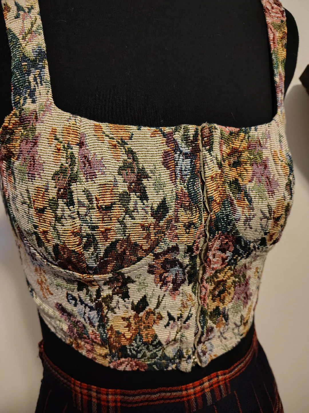 Floral Tapestry Crop Top corset 🥕🥕🥕 thumbnail