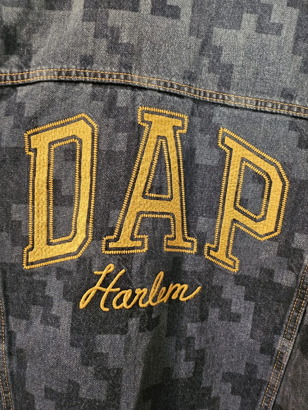 GAP Harlem Denim Jacket - Size M - New! image indicator(4)