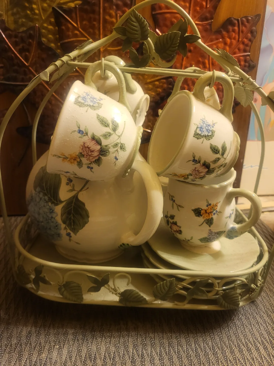 Vintage Floral Tea Set with Stand image indicator(2)
