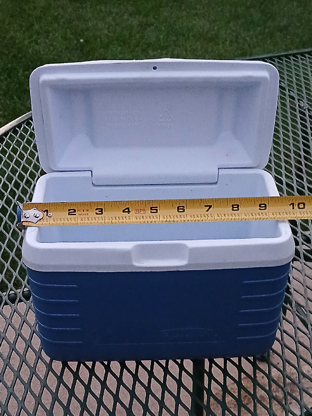 Rubbermaid Blue Cooler - photo 5