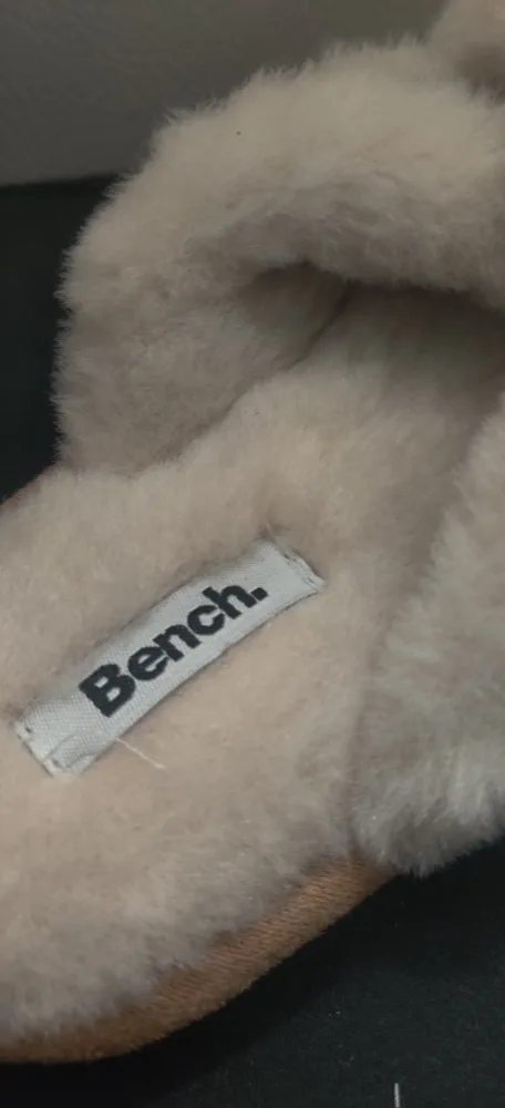 New Bench Beige Junior S/P Slippers kids size 1 image indicator(4)