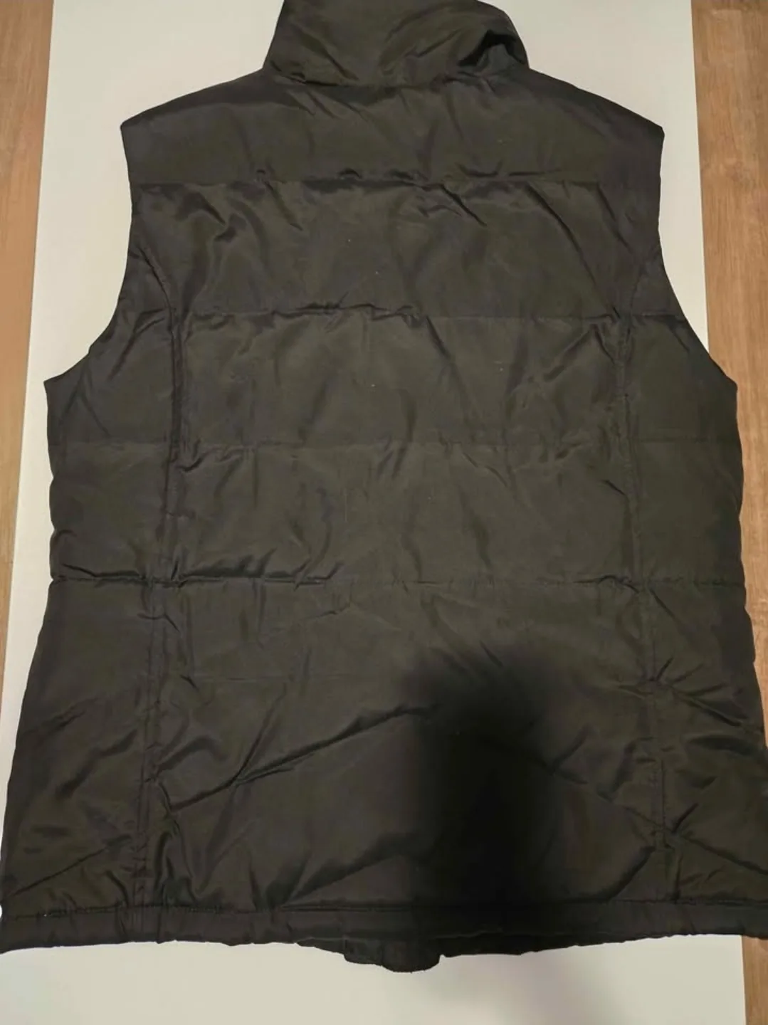 Roots Black Puffer Vest - Ladies LARGE image indicator(2)
